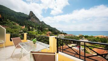 Suíte, vista para o mar | Terraço/pátio