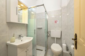Shower, hair dryer, towels - Ammos Bay (Agios Gordios)