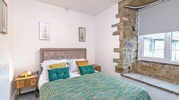 Family Apartment, 3 Bedrooms, Non Smoking, River View | Free WiFi