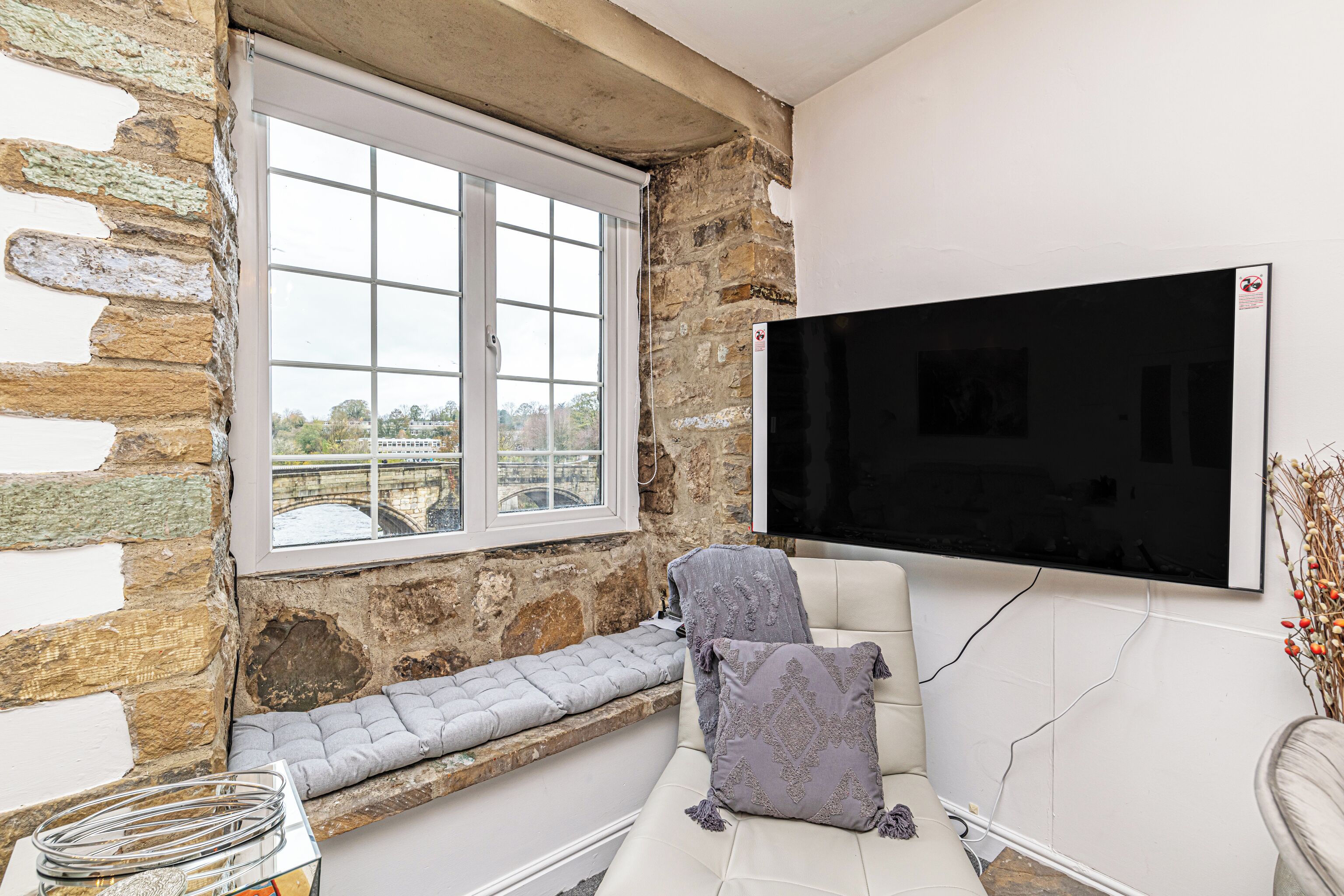 Family Apartment, 3 Bedrooms, Non Smoking, River View | Free WiFi