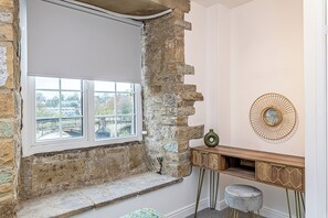 Family Apartment, 3 Bedrooms, Non Smoking, River View | Free WiFi - Harestones - Bridge End Mill By Guestz (Settle)