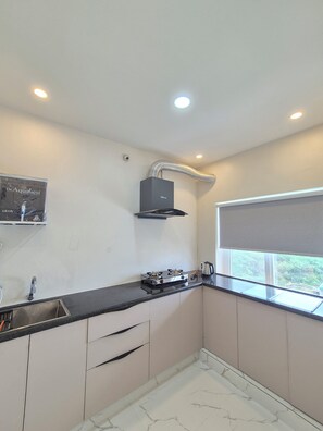 Dụng cụ nấu nướng/bát dĩa/dao nĩa 