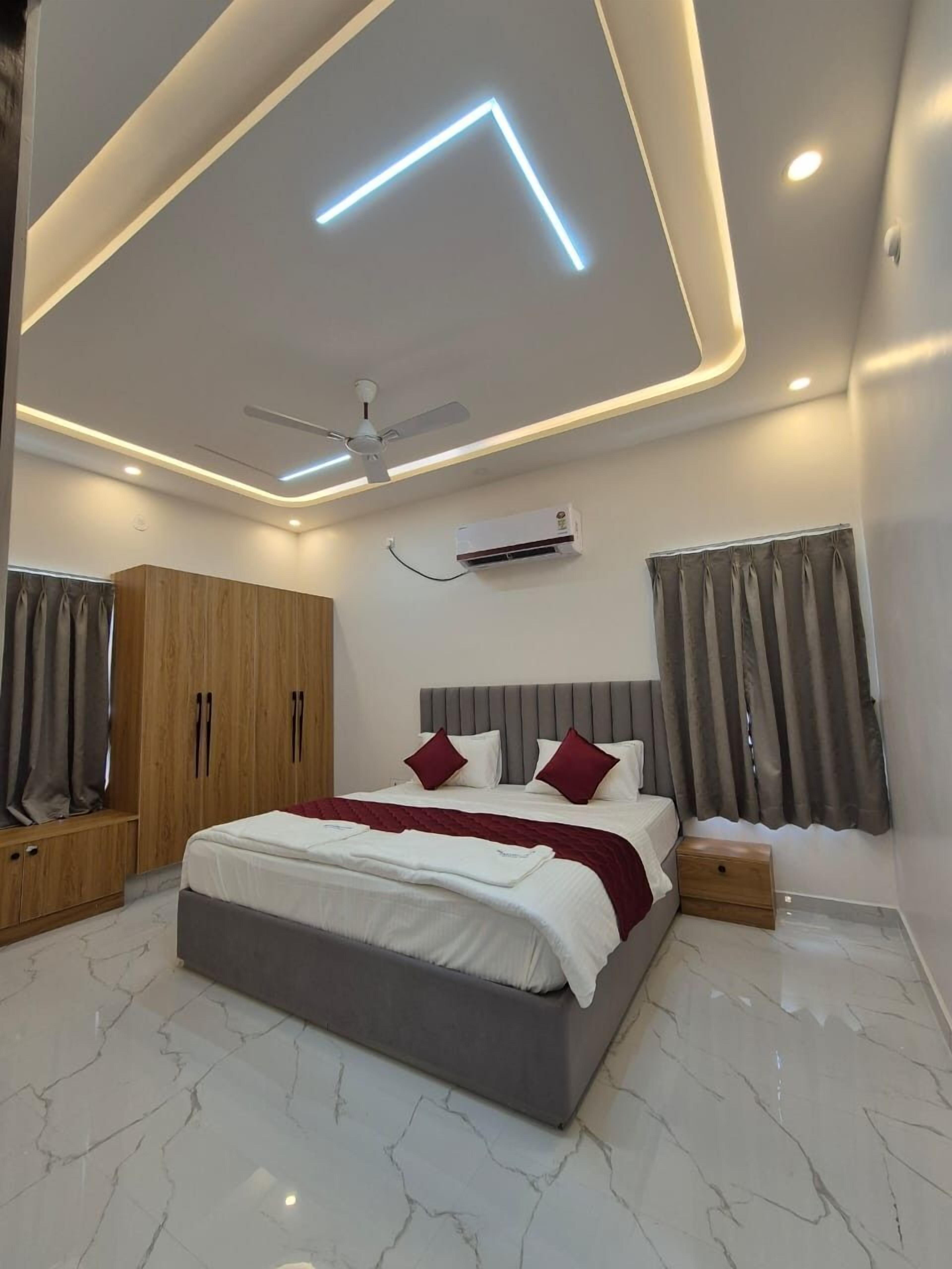 Luxury Studio Suite, Balcony, Hill View | Free WiFi