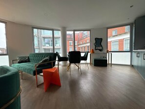 Interior - 307 Hatton Garden 2-Bed Family Flat - Free Secure Parking (Liverpool)