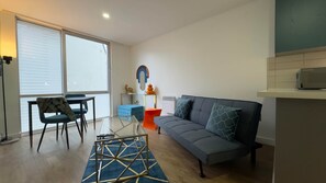 Smart TV - 208 Hatton Garden - 1 Bed Family Flat - Free Parking (Liverpool)
