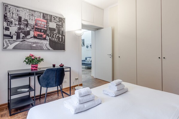 2 chambres, fer et planche Ă repasser, draps fournis