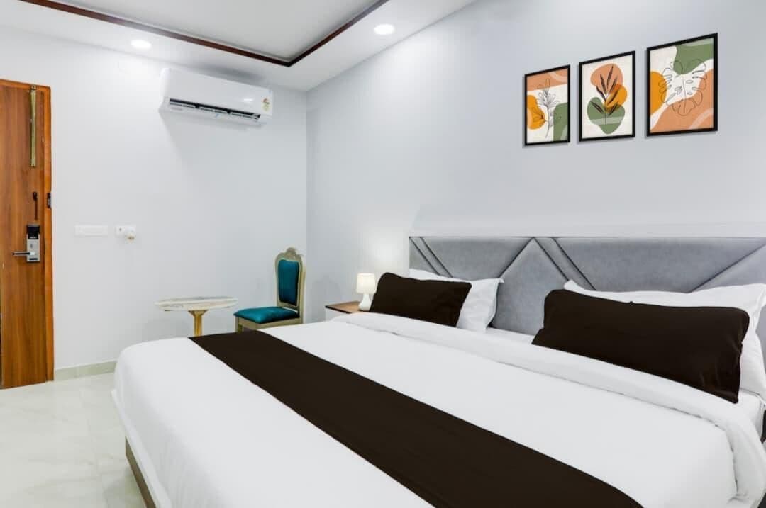 Deluxe Room, Balcony, City View | Desk, laptop workspace, free WiFi