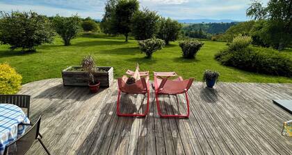 Warm and atypical group gîte in the heart of nature