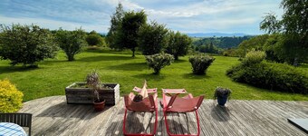 Warm and atypical group gîte in the heart of nature