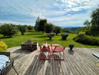 Warm and atypical group gîte in the heart of nature