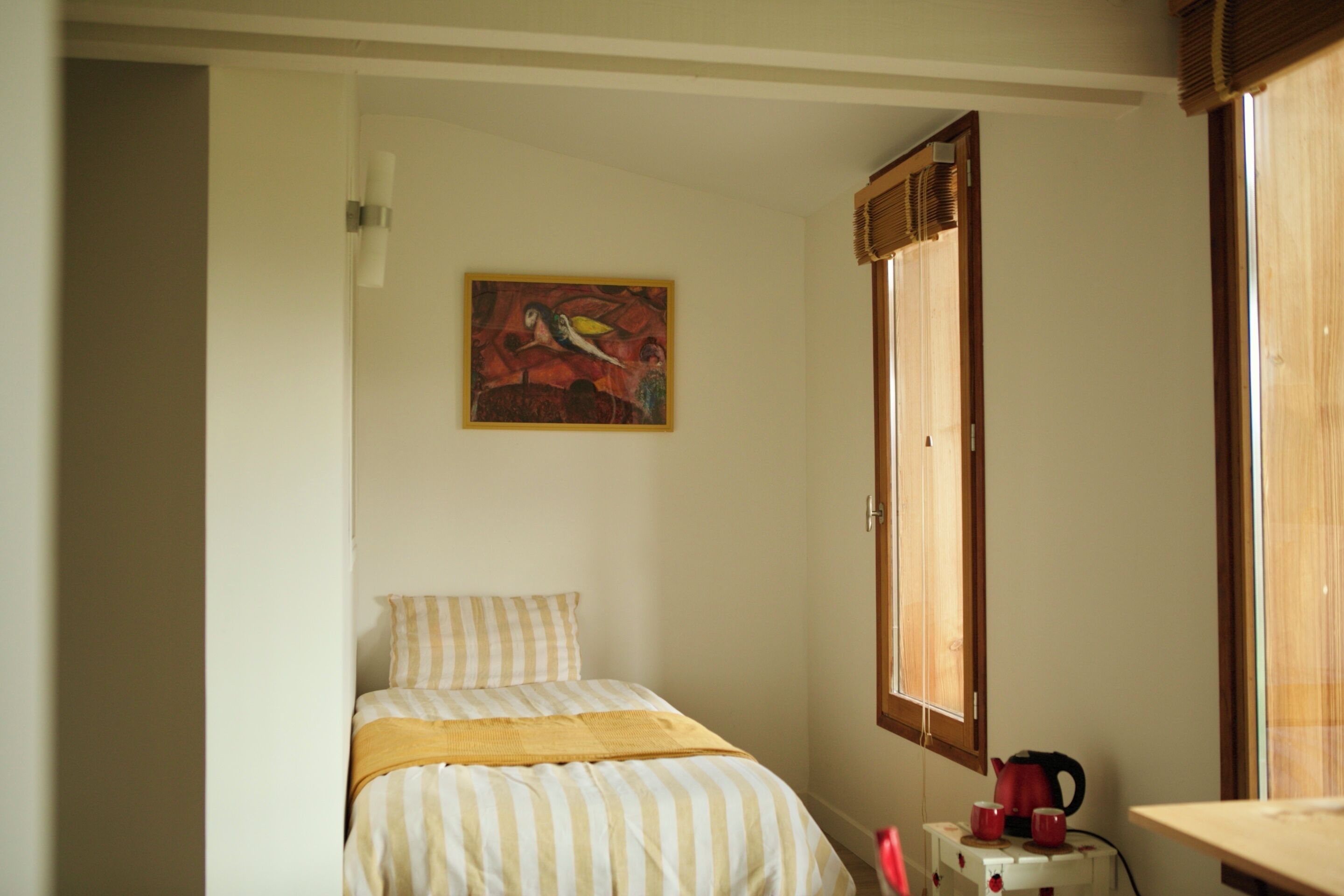 5 chambres, fer et planche à repasser, Wi-Fi, draps fournis