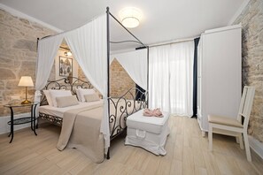 4 chambres, fer et planche à repasser, accès Internet, draps fournis