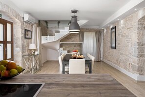 تناول الطعام