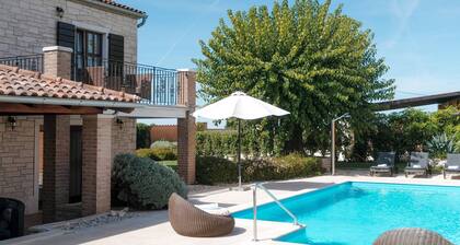 Villa Radetići (100431-K1) - Tinjan