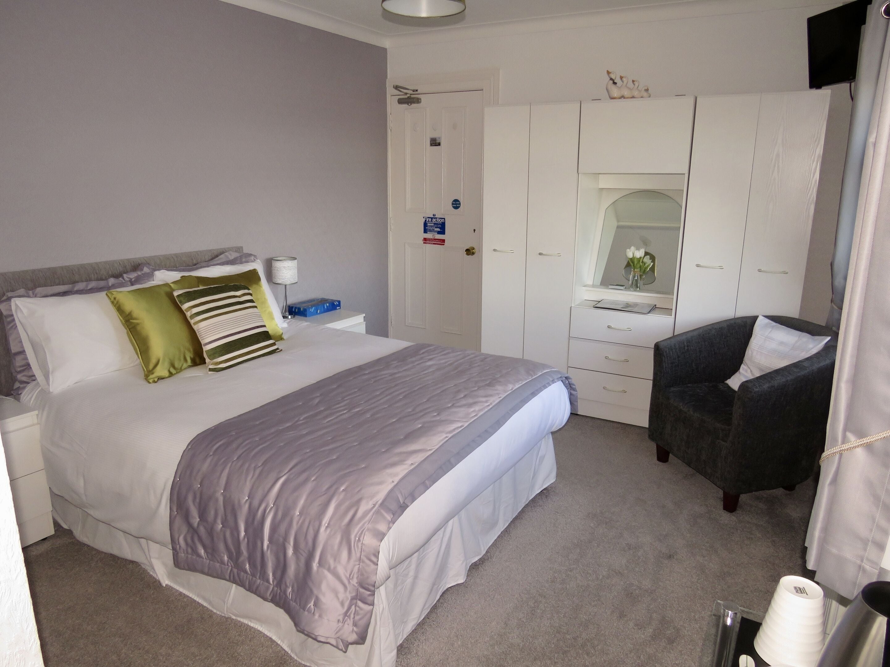 Firemannsrom | Blendingsgardiner, strykejern/-brett og wi-fi (inkludert)