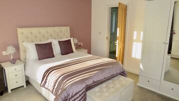 Double Room | Blackout curtains, iron/ironing board, free WiFi