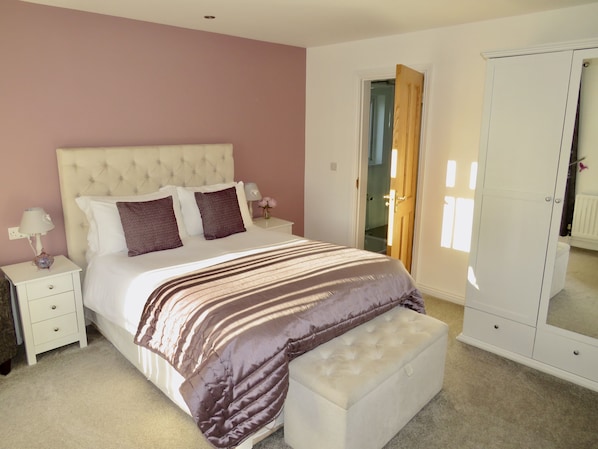 Double Room | Blackout drapes, iron/ironing board, free WiFi - Glendale Cushendall (Cushendall)