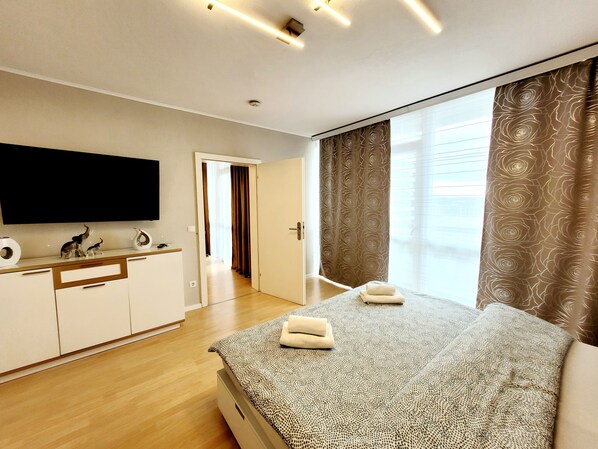 2 bedrooms, iron/ironing board, WiFi, bed sheets