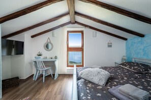 4 quartos, acesso à internet, roupa de cama