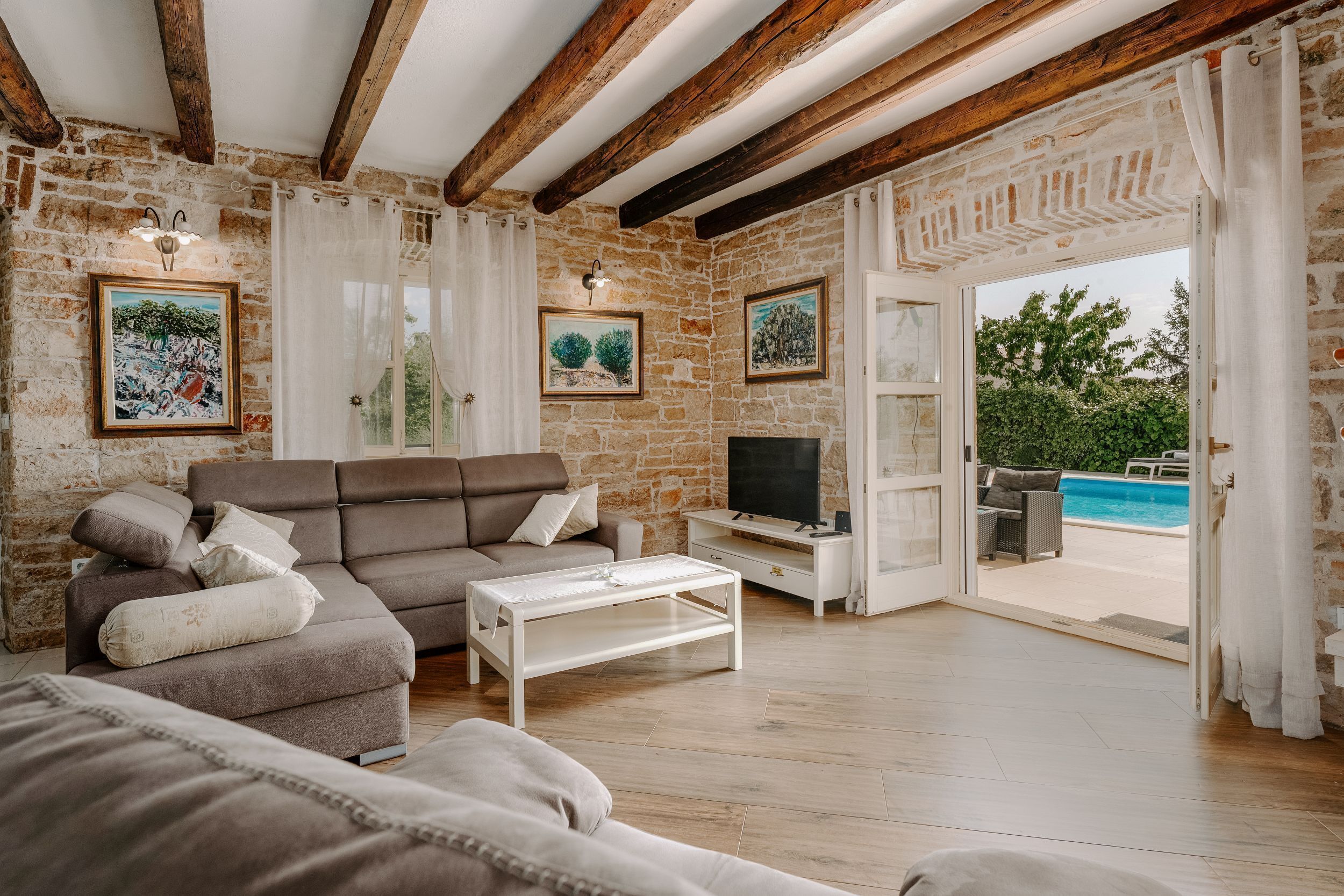 تلفزيون، مدفأة