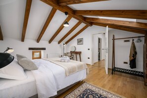 7 chambres, fer et planche à repasser, accès Internet, draps fournis