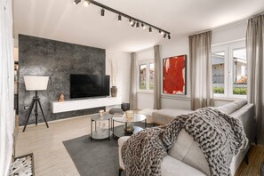 Televisie en een open haard