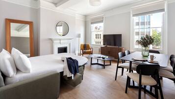 Apartamento Deluxe, 3 habitaciones | Zona de estar