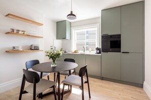 Apartment, 2 Bedrooms, City View | Private kitchen | Electric kettle - Marlin Westminster Apartments (London)