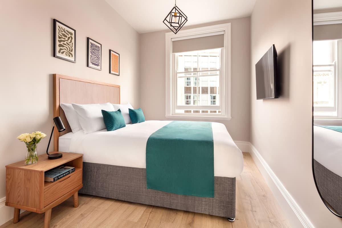 Iron/ironing board, free WiFi