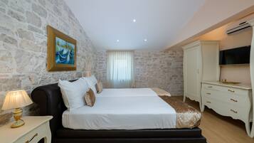 4 camere, accesso a Internet, lenzuola