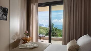 3 bedrooms, iron/ironing board, internet, bed sheets