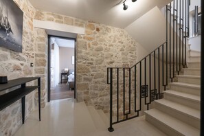 4 bedrooms, Internet, bed sheets