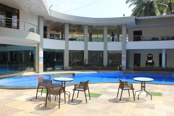 Outdoor pool, pool umbrellas