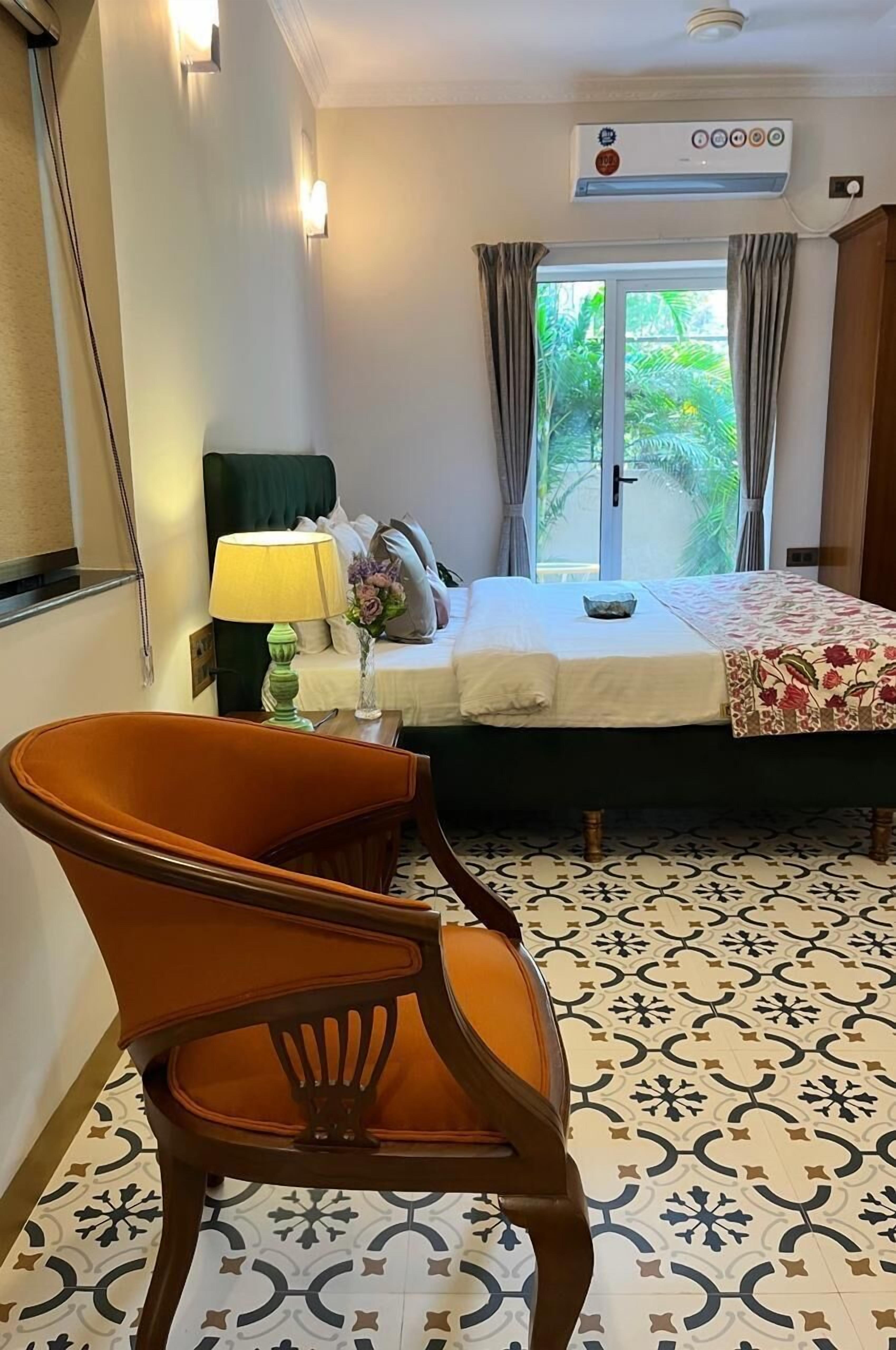 Superior Double Room, Air conditioning, Garden View | Desk, soundproofing, iron/ironing board, free WiFi