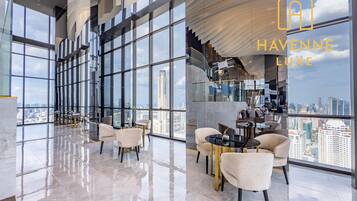 Apartment, 1 Bedroom, Balcony, Garden View | Lounge