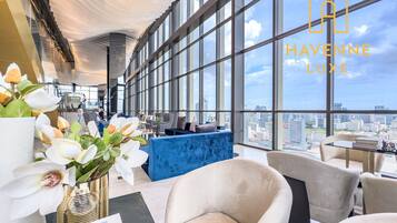 Apartment, 1 Bedroom, Balcony, Garden View | Lounge