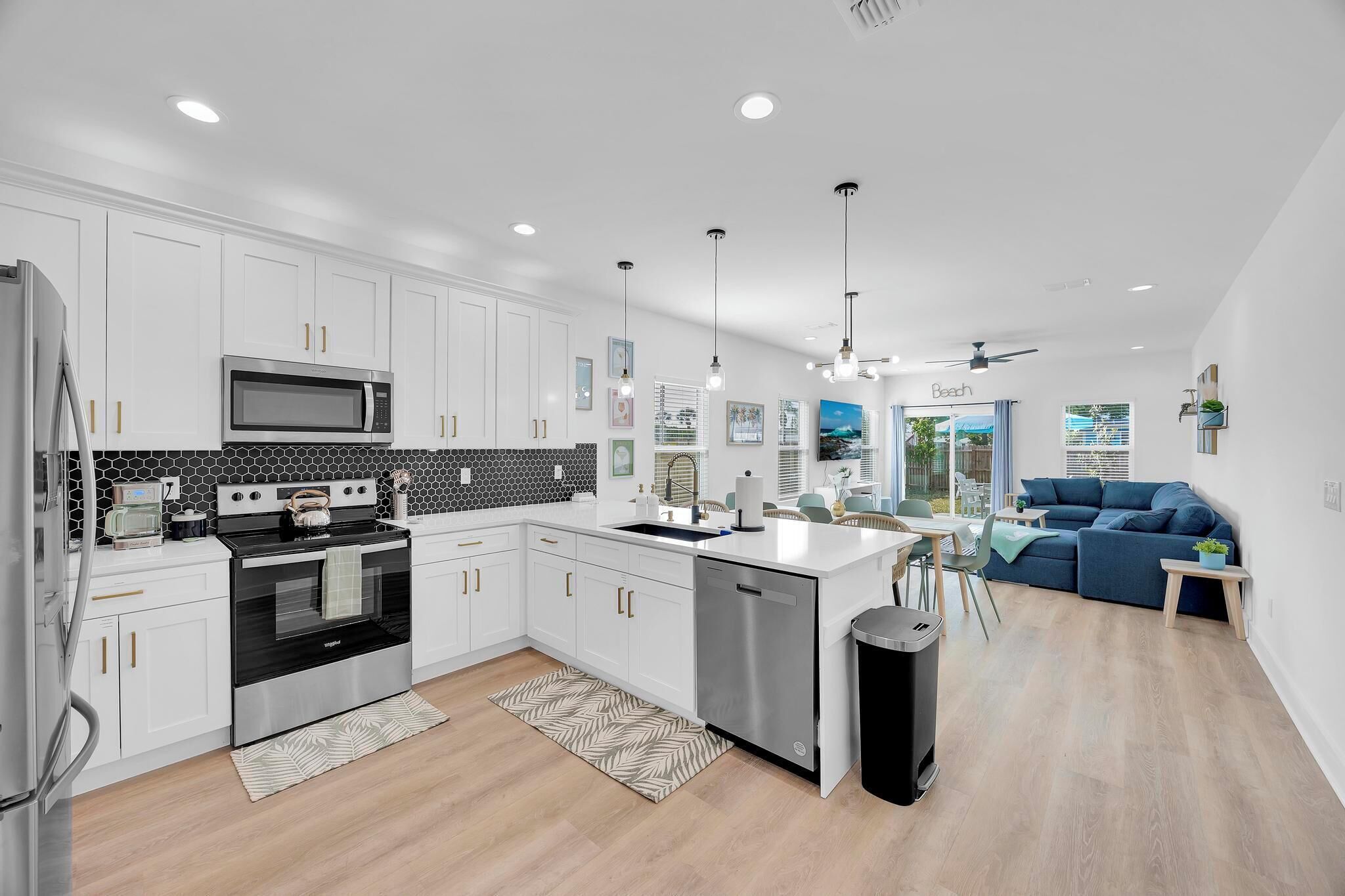 冰箱、微波炉、烤箱、炉灶