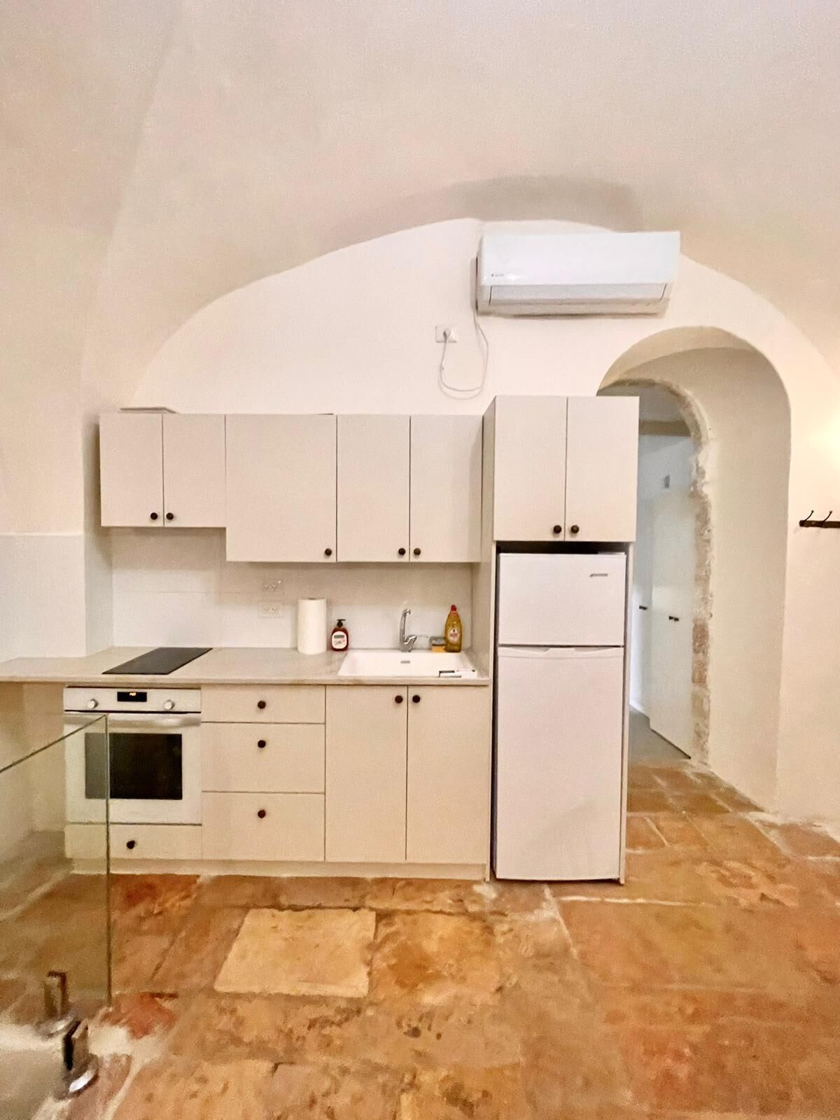 Fridge, oven, coffee/tea maker, cookware/dishes/utensils