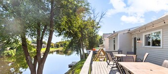 The Game Zone: Waterfront|Huge Game Room|King Beds