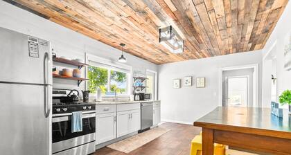 The Game Zone: Waterfront|Huge Game Room|King Beds