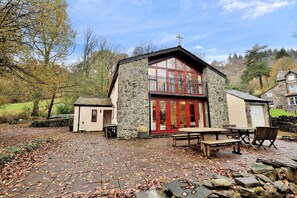 Front of property - Betws Y Coed Holiday Home by Guestz (Betws-Y-Coed)