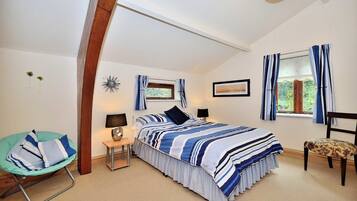 Family House, 5 Bedrooms, Pets allowed, Garden View | Free WiFi
