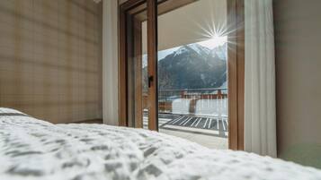 Apartemen Comfort, dapur, pemandangan gunung | Wi-Fi gratis dan seprai linen