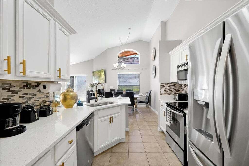 冰箱、微波炉、烤箱、炉灶