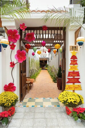 Front of property - Sujet Center Hotel by Haviland  (Hai Chau)