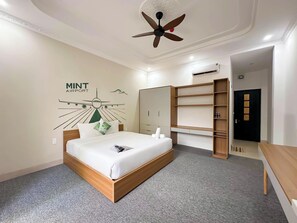 واي فاي مجانًا وملاءات أسرّة