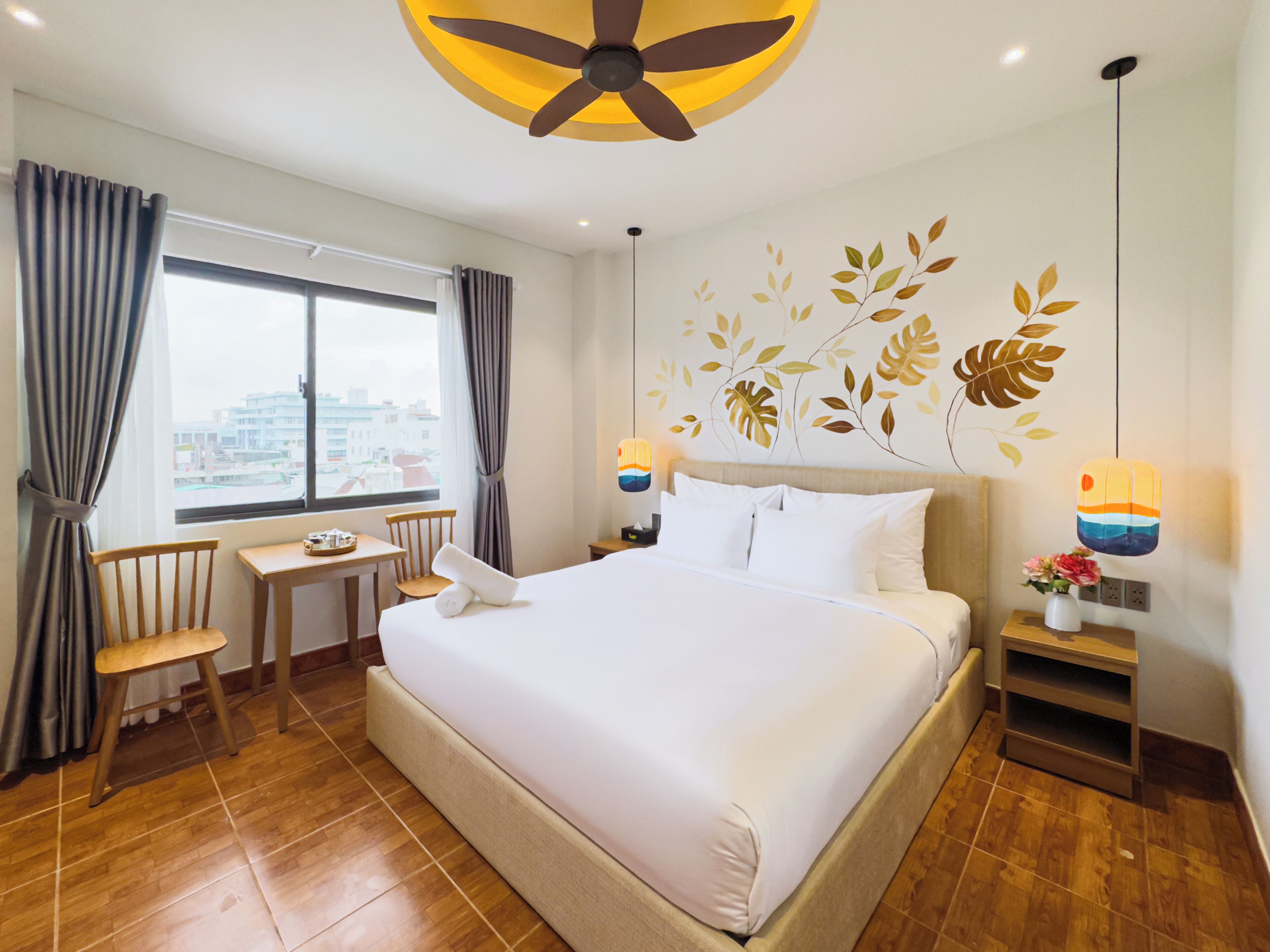 Studio trung tâm thành phố | Phòng cách âm, truy cập Internet không dây miễn phí, bộ trải giường 