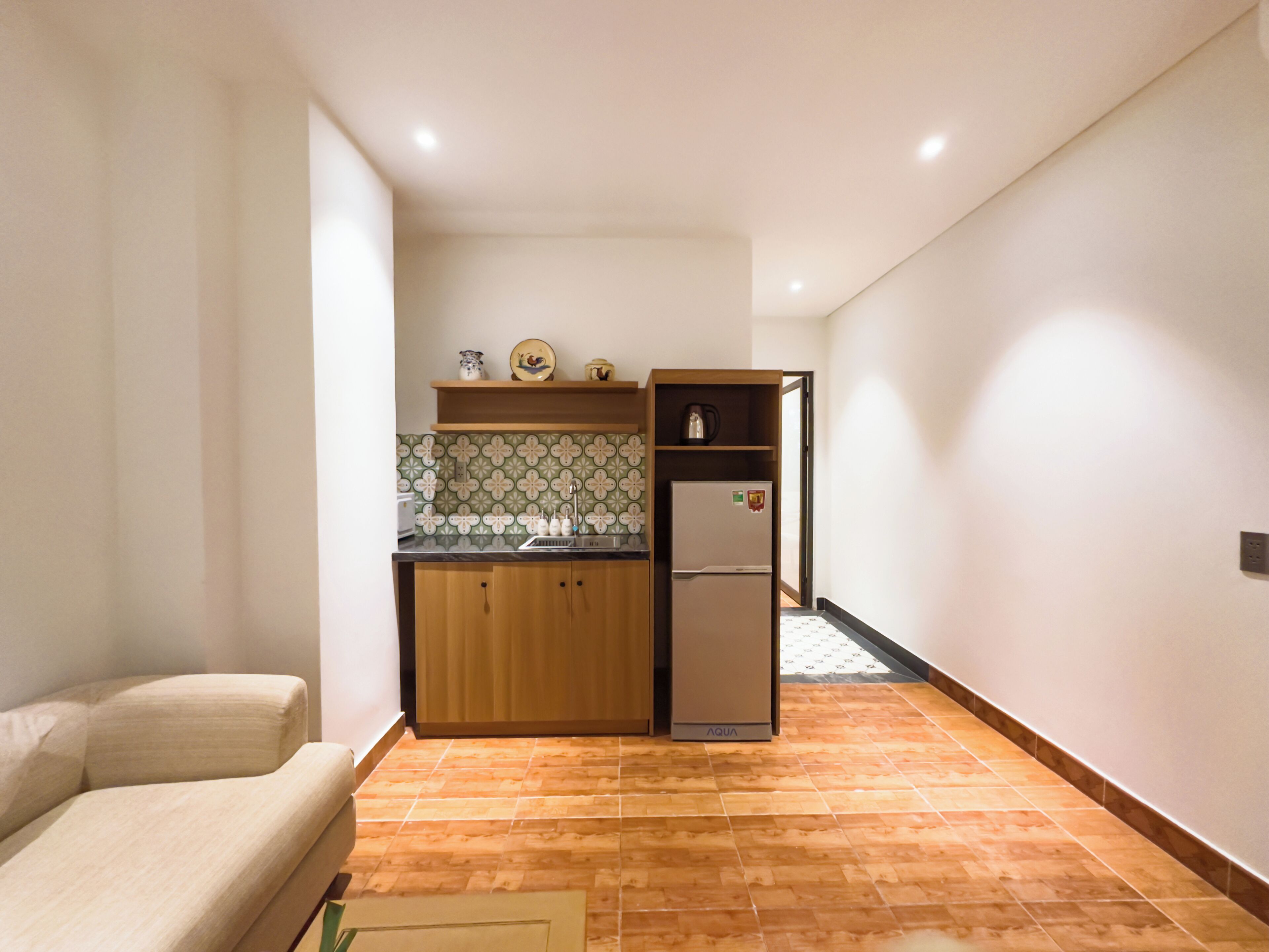 Superior Apartment | Private kitchen | Mini-fridge, microwave, stovetop, cookware/dishes/utensils