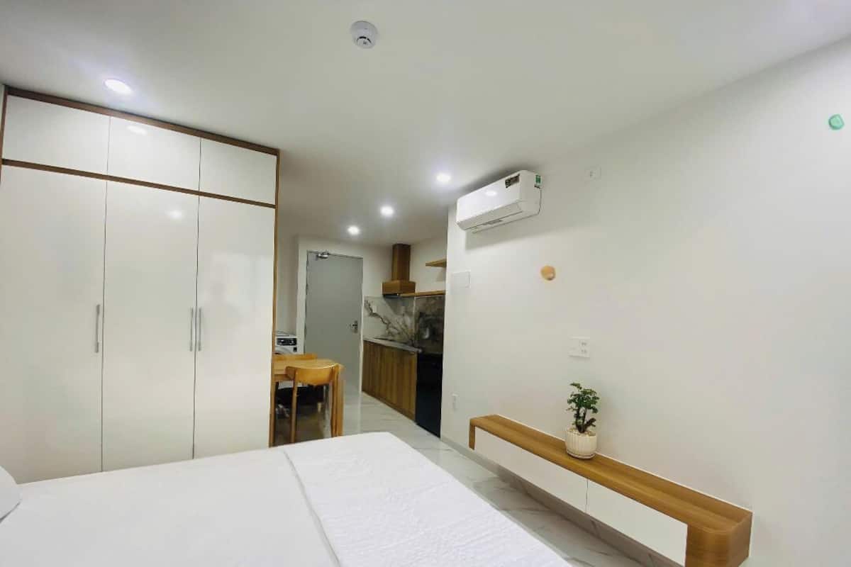 Habitació amb dos llits individuals urbana | Habitacions insonoritzades, wifi gratuïta i roba de llit