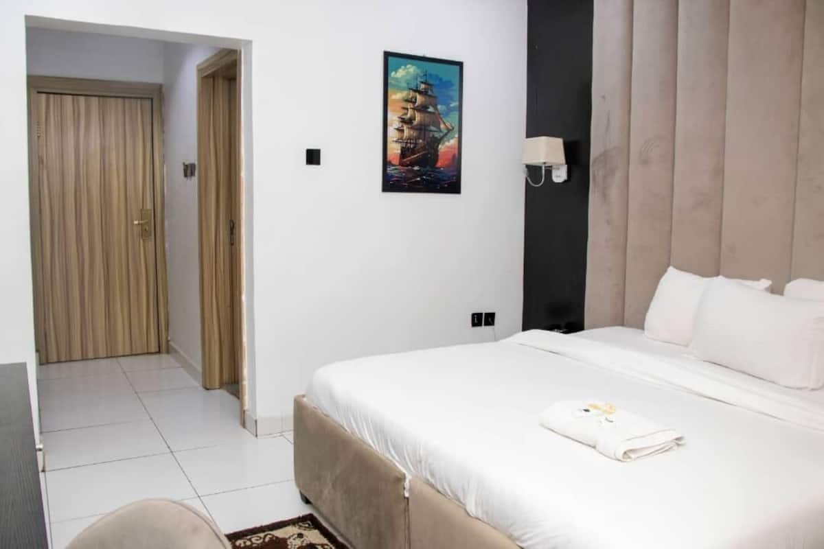 Double Room Single Use, Balcony | Extra beds
